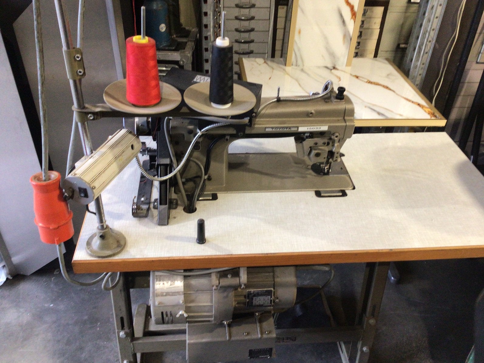 Toyota Industrie naaimachine 380v, Hobby en Vrije tijd, Naaimachines en Toebehoren, Ophalen, Zo goed als nieuw, Naaimachine, Overige merken