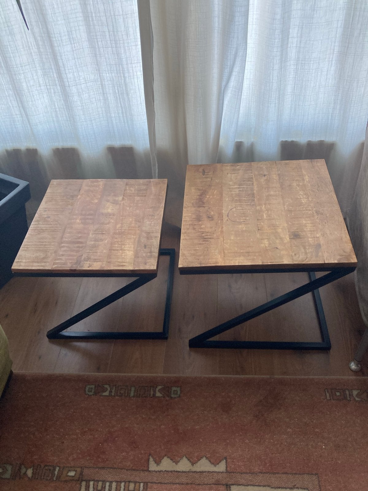 Set van 2 Bijzettafels - Hout en Metaal, Minder dan 55 cm, Gebruikt, Vierkant, Hout