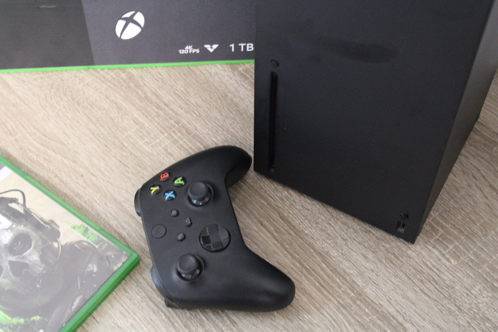 Foto 4 van Xbox Series X 1TB 8K + 1 Controller + 8 Spellen