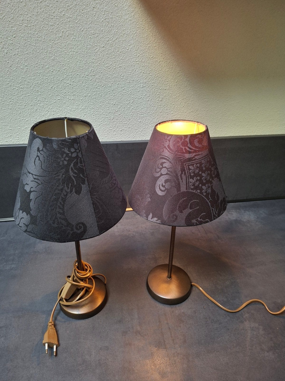 Set van 2 tafellampen met zwarte kappen, 41cm hoog, Ophalen, Gebruikt, Zwart, Metaal