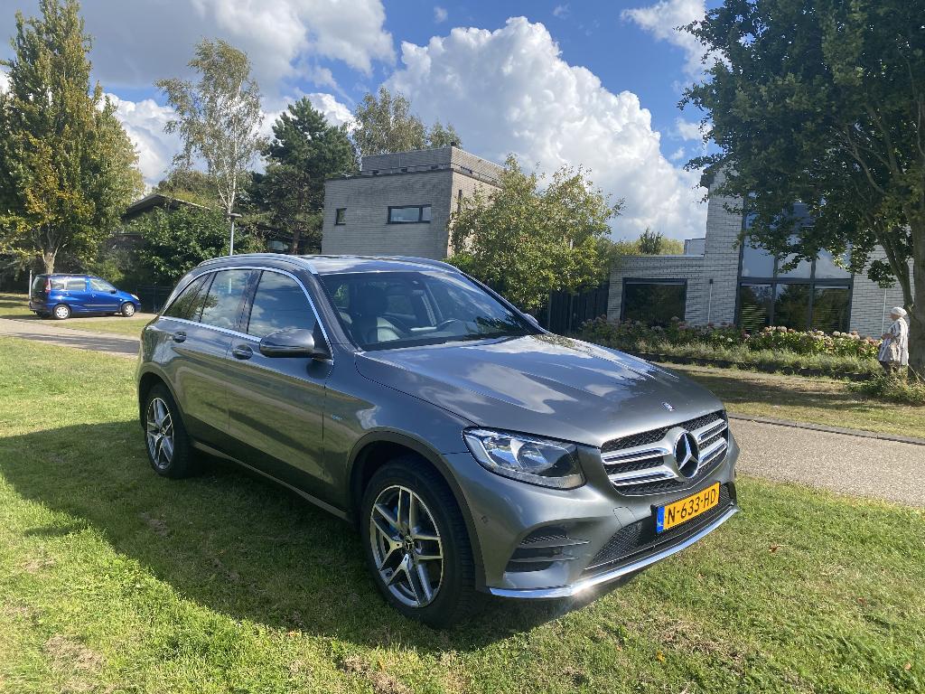 Mercedes-Benz GLC 350 e Plug-in Hybrid 327pk 4MATIC AMG-Line, Auto's, Mercedes-Benz, Automaat, 4 cilinders, 120 €/maand, GLC