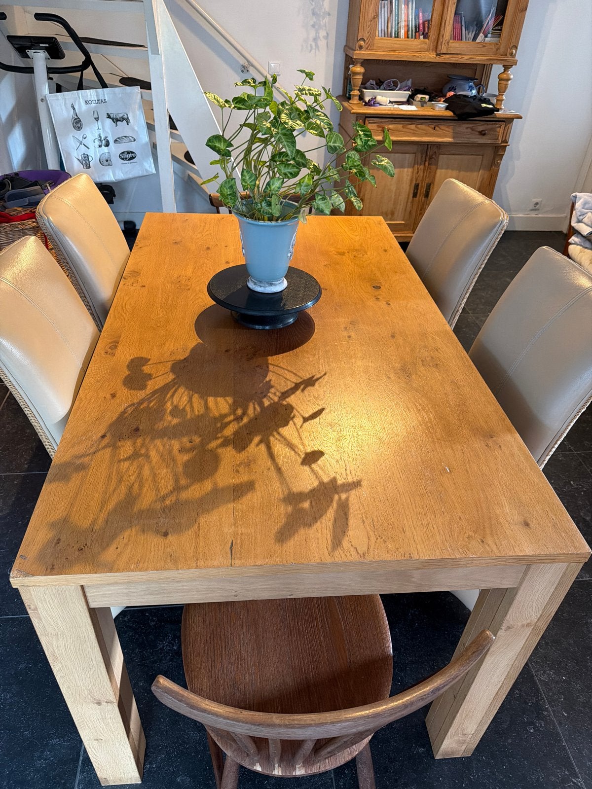 Robuuste eikenhouten eettafel, Huis en Inrichting, Gebruikt, Eikenhout, 150 tot 200 cm, Vier personen