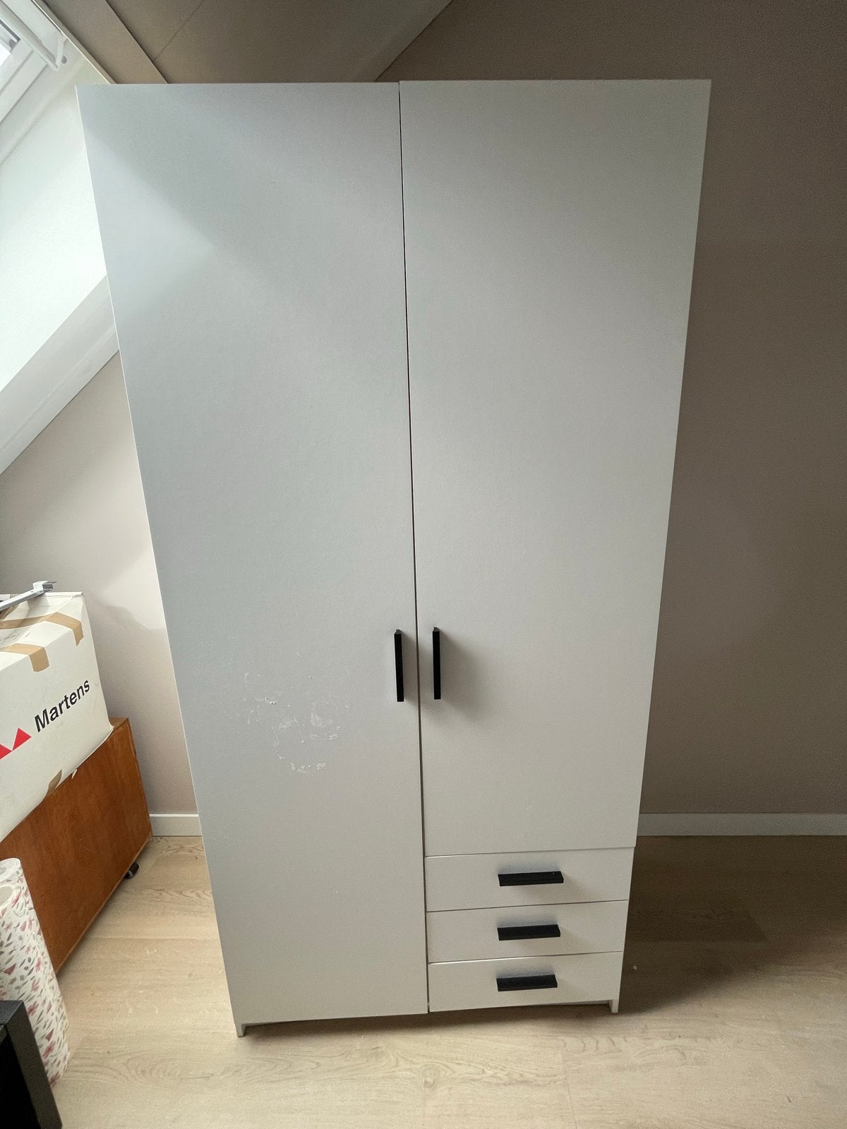 Witte kledingkast met planken, hangruimte en lades, Ophalen, Gebruikt, 100 tot 150 cm, 200 cm of meer