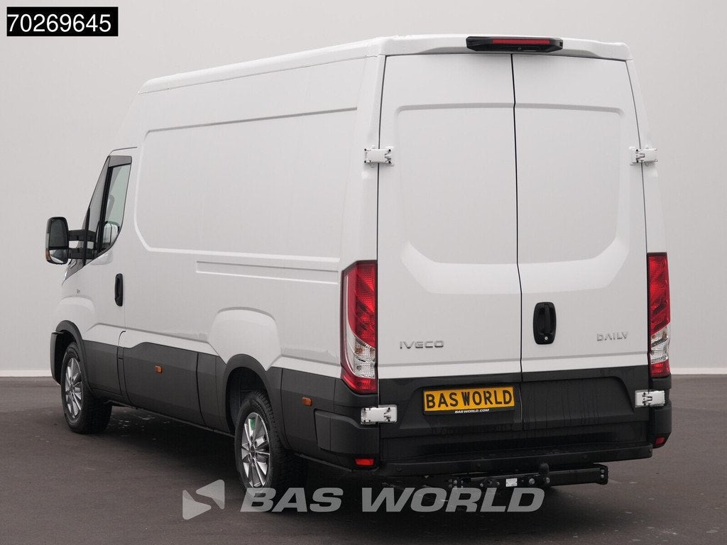 Iveco Daily 35S21 BPM VRIJ! 210PK 3.0L Automaat L2H2 Trekhaa, Auto's, Automaat, Stof, Multifunctioneel stuurwiel, Euro 6