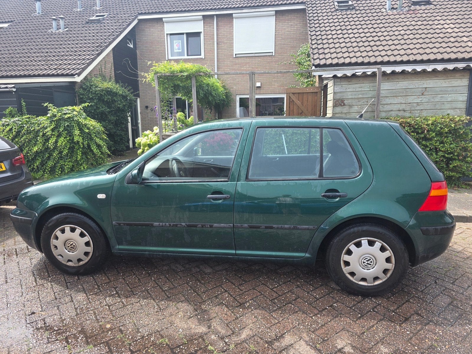 Volkswagen Golf 1.6 74KW 2000 Groen, Auto's, 4 cilinders, 100 pk, 49 €/maand, 1200 kg