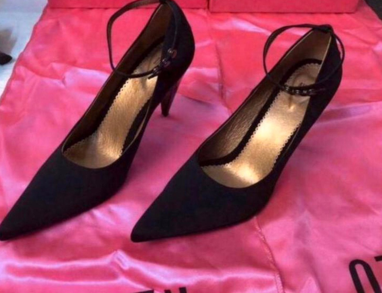 Otazu zwarte suede pumps enkelbandje slanke hak 7 cm maat 38, Pumps, Verzenden, Zwart, Nieuw