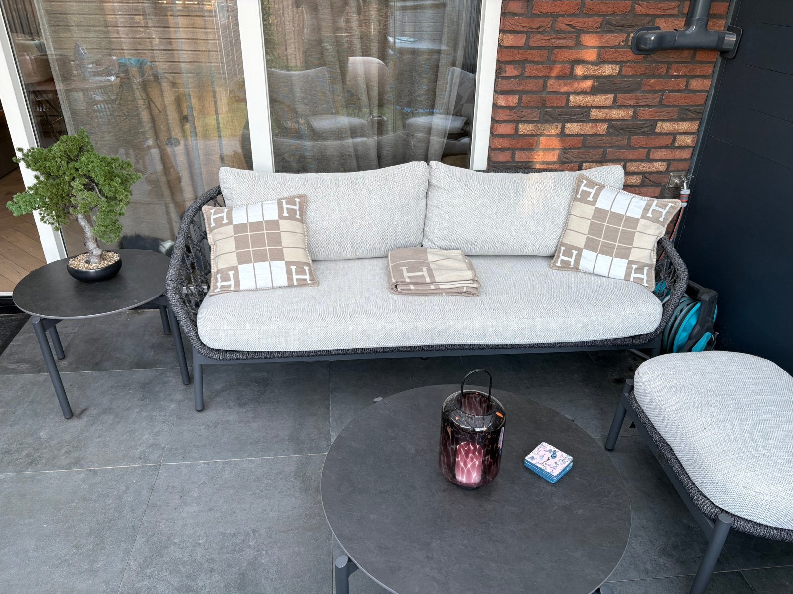 Loungeset bank met 2 fauteuils en hocker 1 jaar oud nieuwst., Ophalen, 5 zitplaatsen, Bank, Aluminium