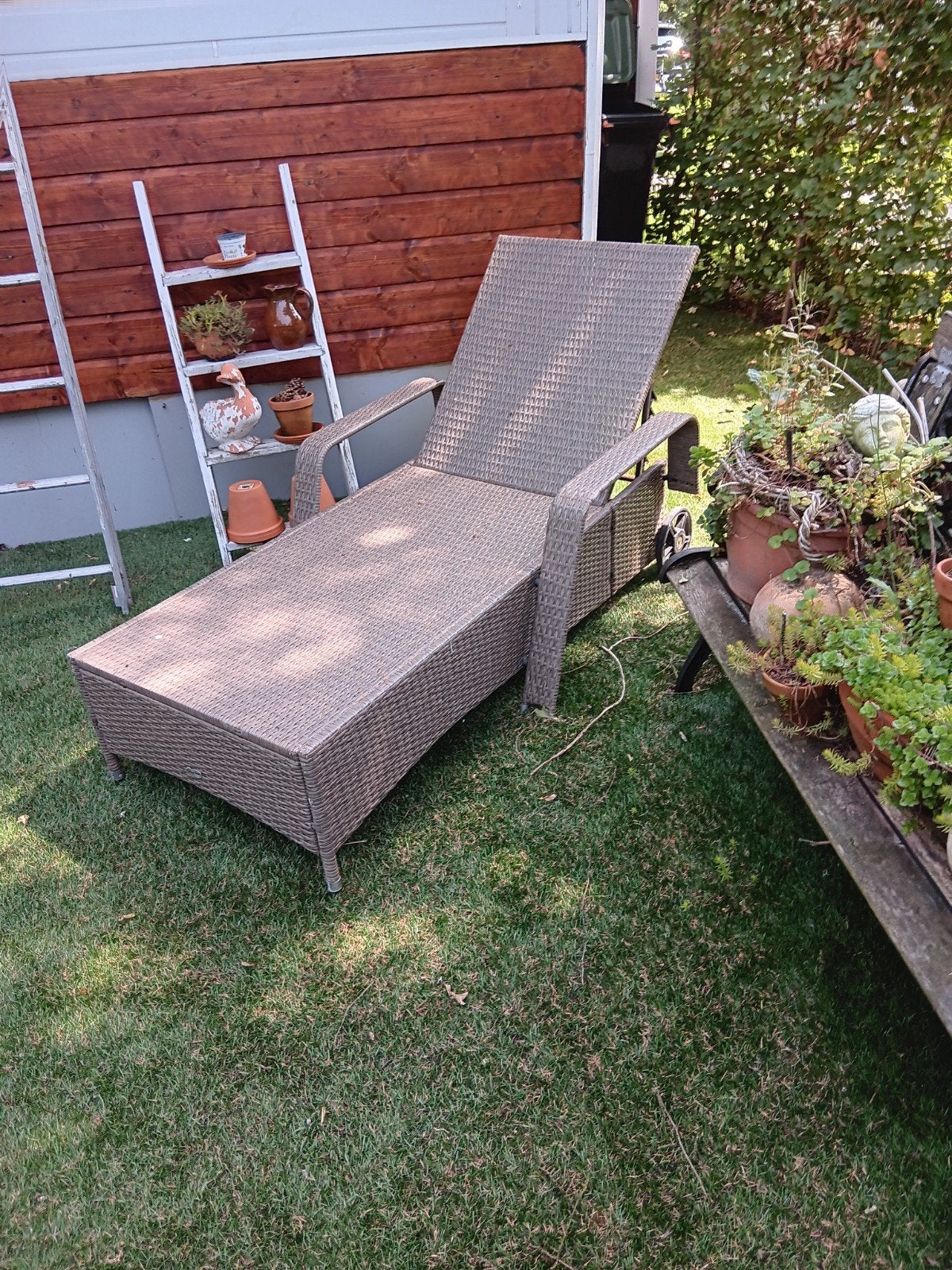 Verstelbaar ligbed  met kussens, Tuin en Terras, Tuinsets en Loungesets, Ophalen of Verzenden, Gebruikt, Kunststof