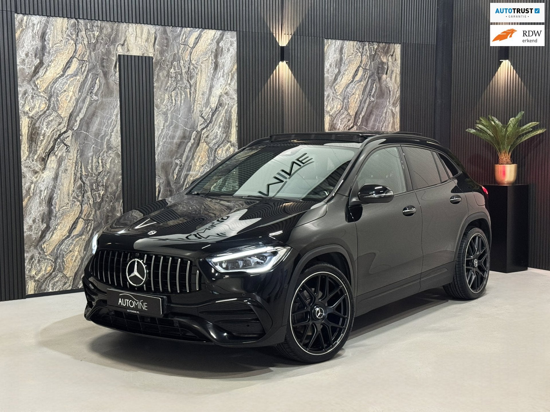 Mercedes-Benz GLA-klasse 200 AMG 45 PACK|PANO|SFEER|MEMORY|B, Auto's, Dealer onderhouden, 15 km/l, Gebruikt, Zwart
