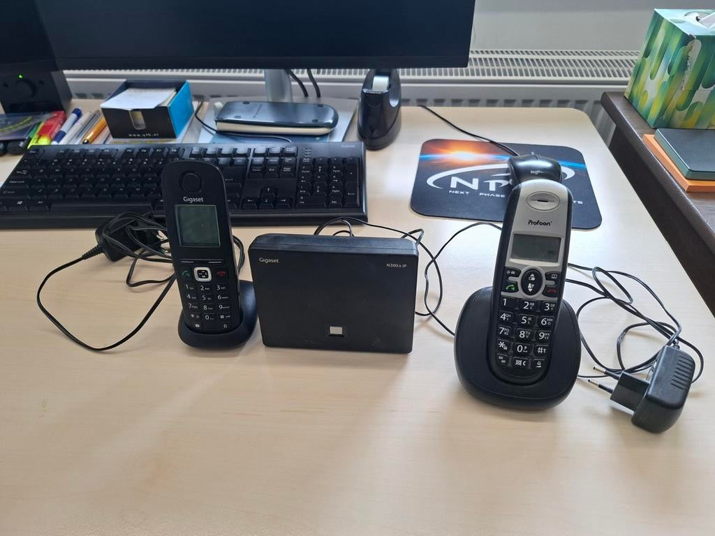Gigaset NX300A VoIP basisstation met 2 DECT handsets, Ophalen of Verzenden