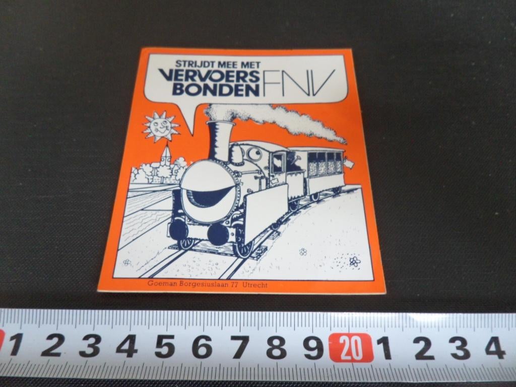 sticker strip trein locomotief strijdt mee vervoersbond FNV, Ophalen, Zo goed als nieuw