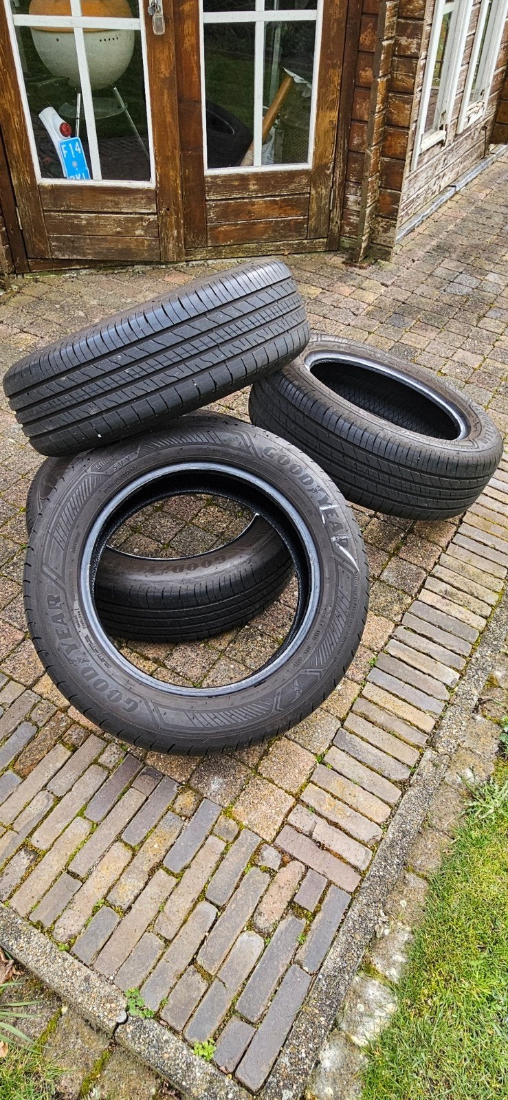 Goodyear EfficientGrip 2 SUV banden 215/60R17 96H, Auto-onderdelen, Ophalen, 17 inch, Band(en), Terreinwagen