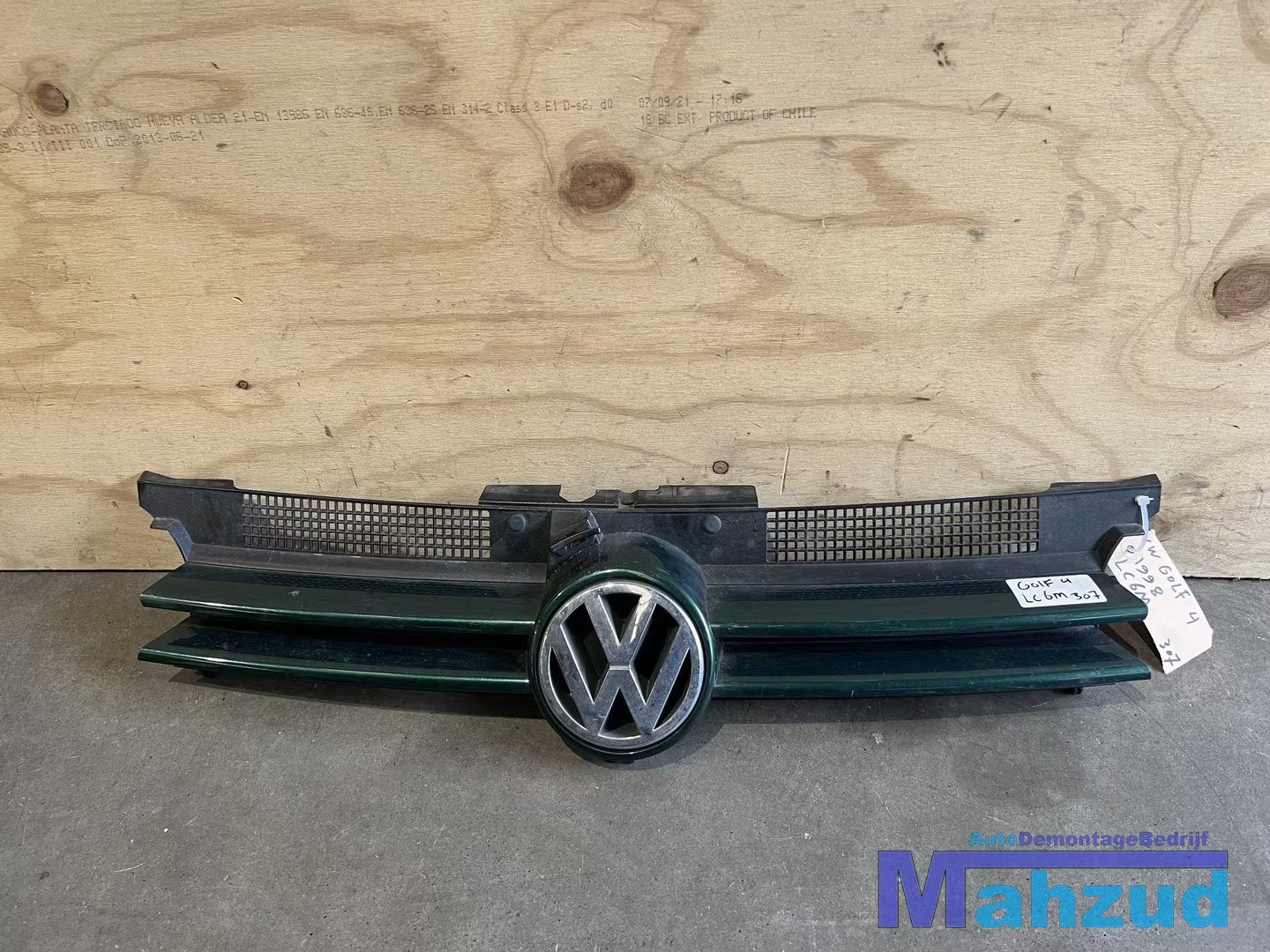 VW GOLF 4 GROEN LC6M grille 1998-2003, Auto-onderdelen, Carrosserie en Plaatwerk, Gebruikt, Volkswagen, Volkswagen AG, Berliner Ring 2
38440  Wolfsburg, DE