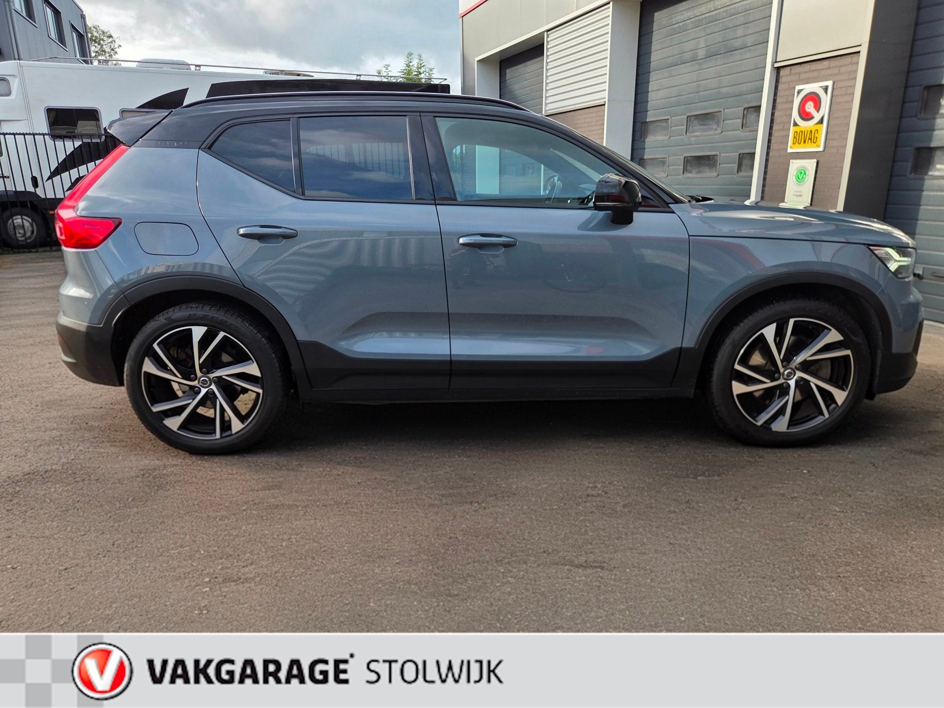 Volvo XC40 1.5 T5 Recharge R-Design, Trekhaak Automaat, Pano, Auto's, Plug-in hybride, Bedrijf, Hybride Elektrisch/Benzine, 3 cilinders