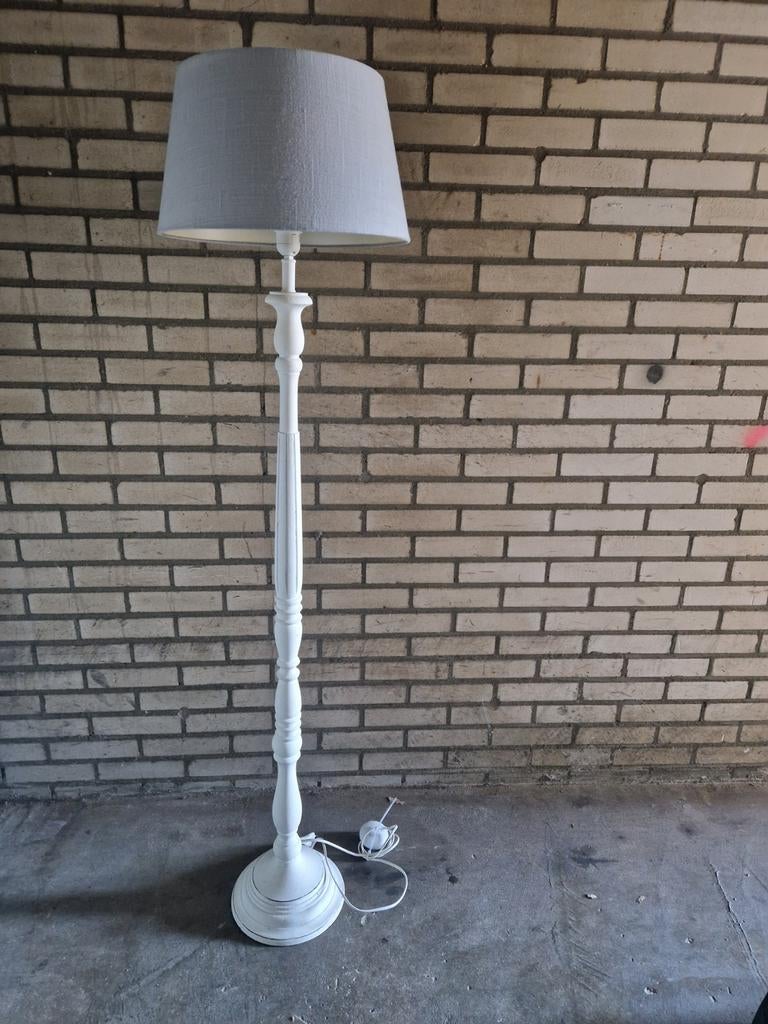 Brocante vloerlamp met lampenkap, Huis en Inrichting, Ophalen, Hout, 150 tot 200 cm