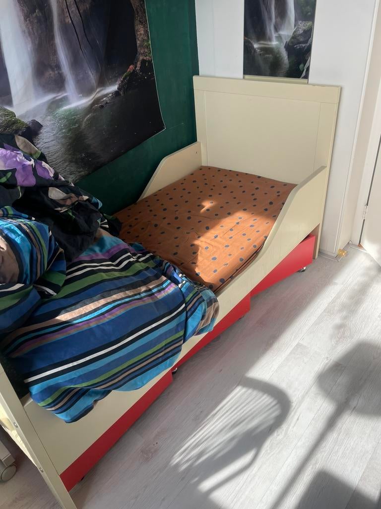 Peuterbed met lades te koop, Ophalen, 70 tot 85 cm, 140 tot 160 cm, Zo goed als nieuw