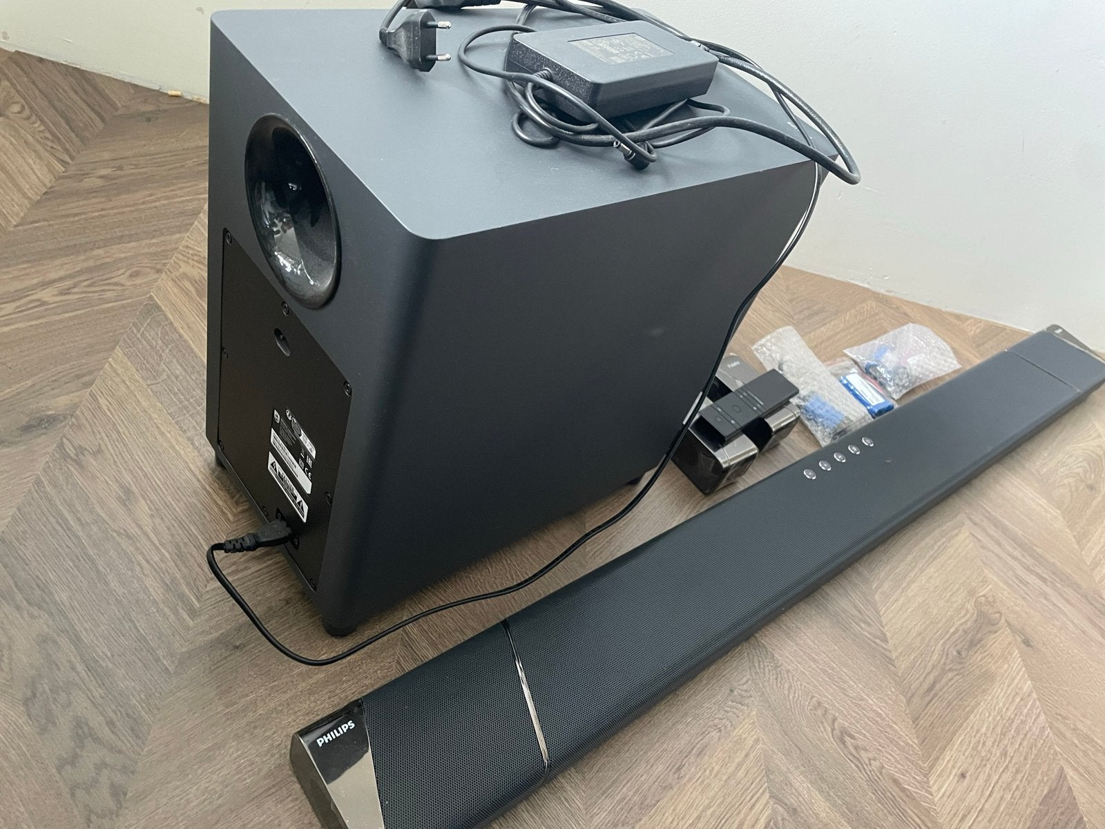 Philips Fidelio Soundbar met draadloze subwoofer, Ophalen of Verzenden, Met externe subwoofer, Zo goed als nieuw