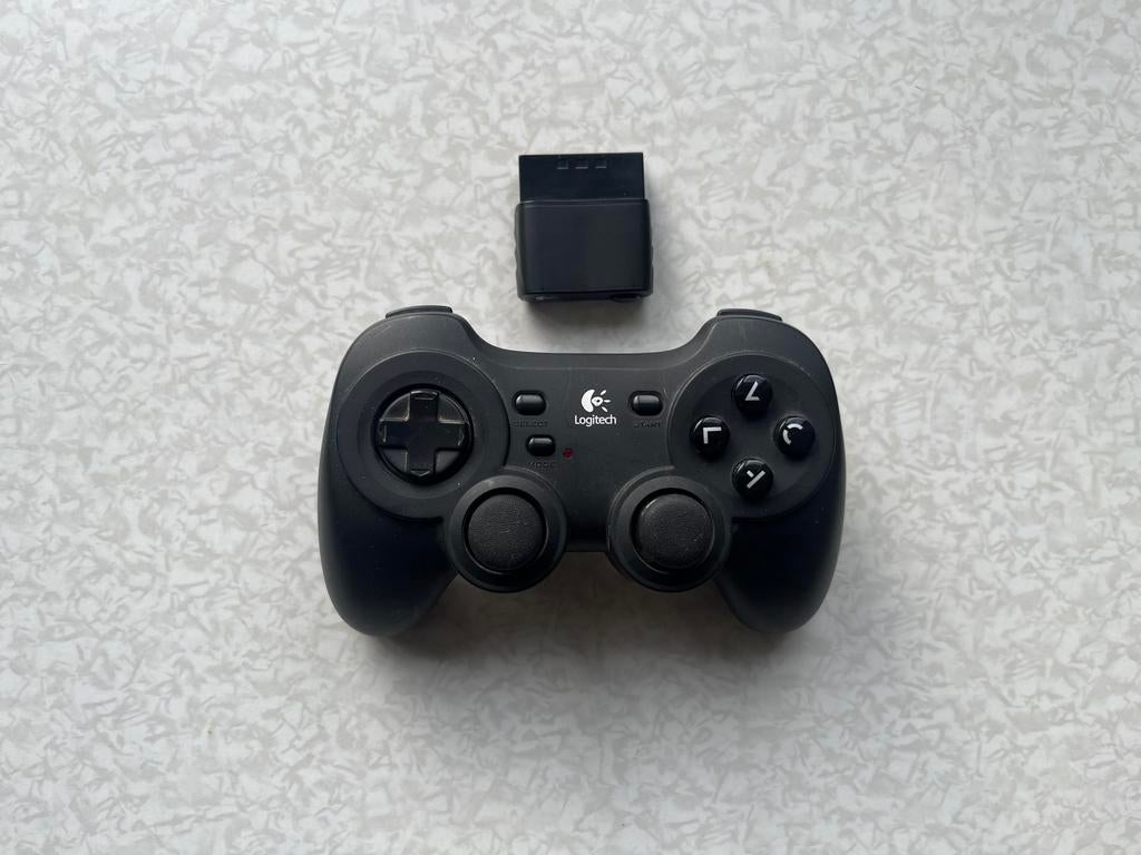 Logitec draadloze Playstation afstandsbediening, PS1/PS2., Ophalen, Zo goed als nieuw, Met 1 controller