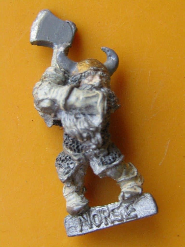 C06 Norse Dwarf with Axe, Met verf, Verzenden, Figuurtje(s), Warhammer