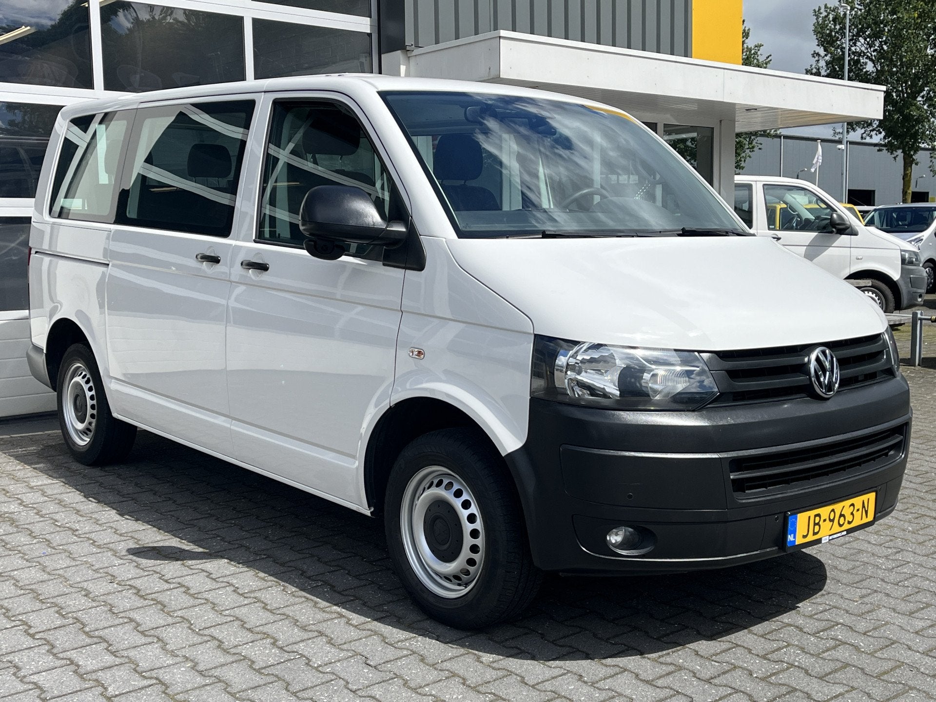 Volkswagen Transporter Kombi 2.0 TDI DSG Automaat 140 pk L1H, Auto's, Volkswagen, Euro 5, Stof, Gebruikt, Zwart