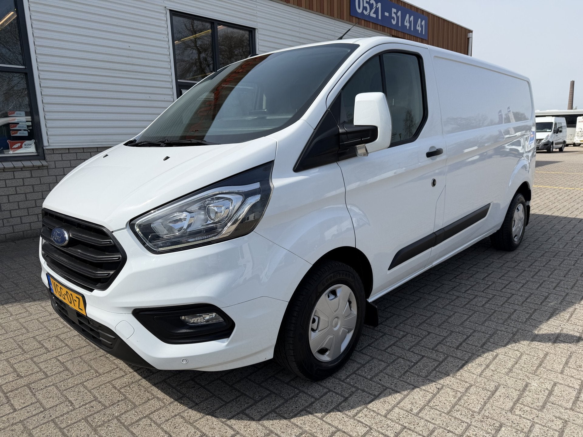 Ford Transit Custom 300 2.0 TDCI 130pk L2H1 Trend / vaste pr, Auto's, Voorwielaandrijving, Euro 6, 4 cilinders, 2800 kg
