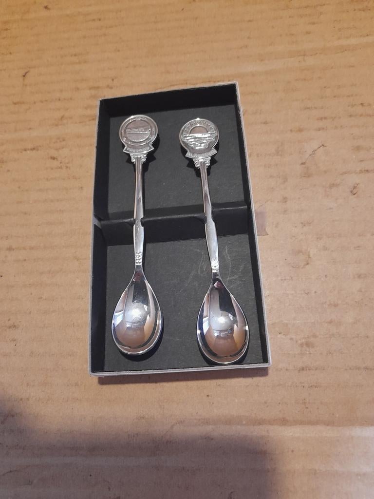Twee verzilverde lepeltjes in geschenkdoosje, Ophalen of Verzenden
