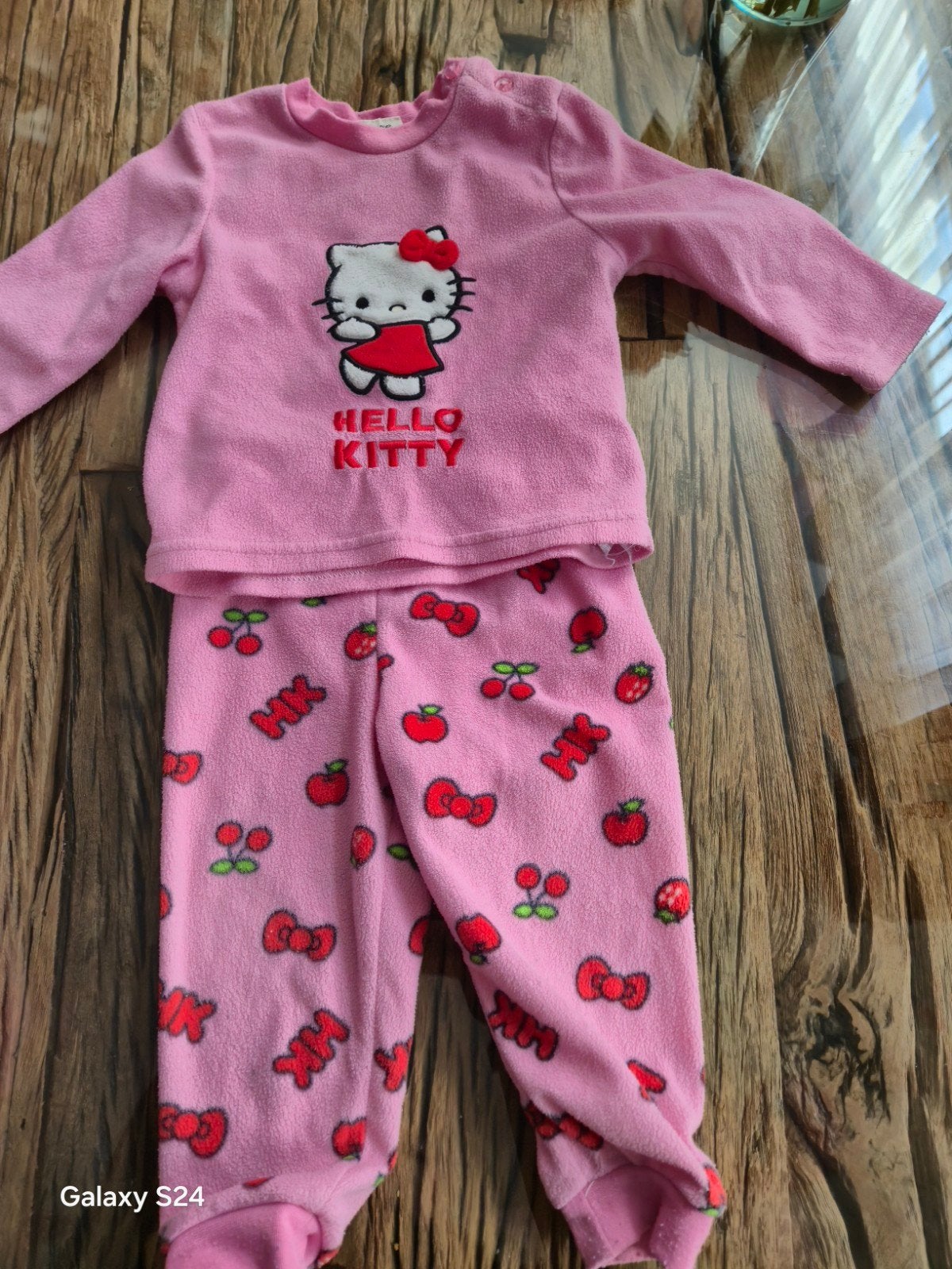 Hello Kitty Roze Fleece Pyjama maat 86, Nacht- of Onderkleding, Gebruikt, Meisje, Ophalen of Verzenden