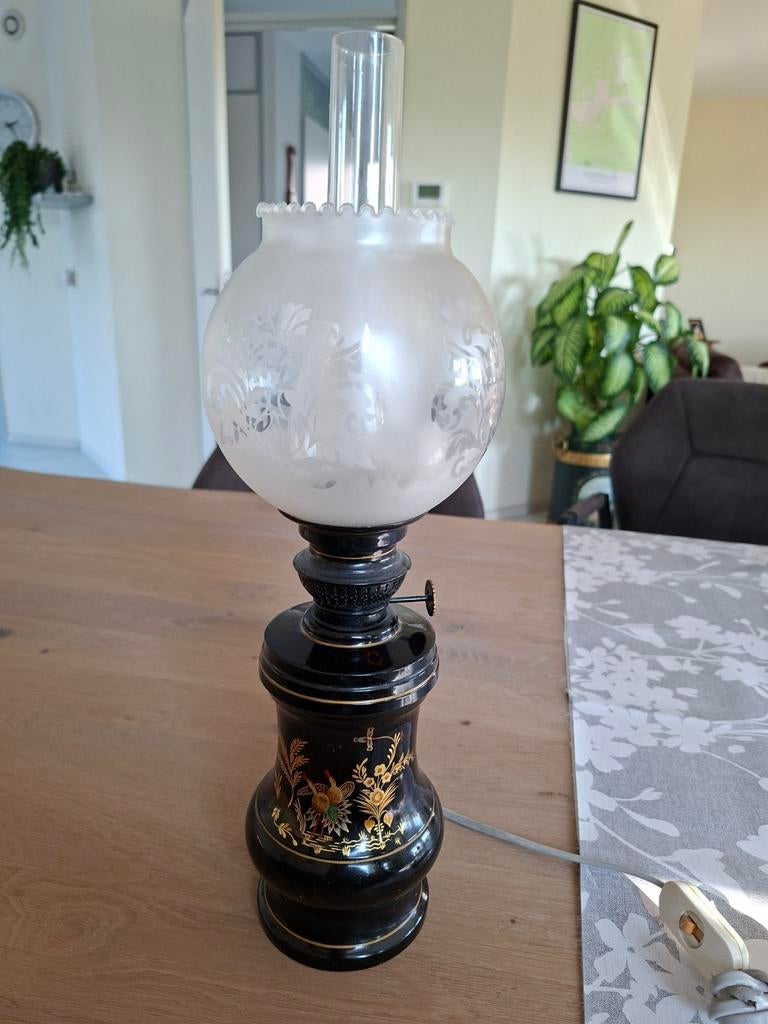 Antieke tafellamp met tinnen voet en glazen kap, Antiek en Kunst, Antiek | Lampen, Ophalen
