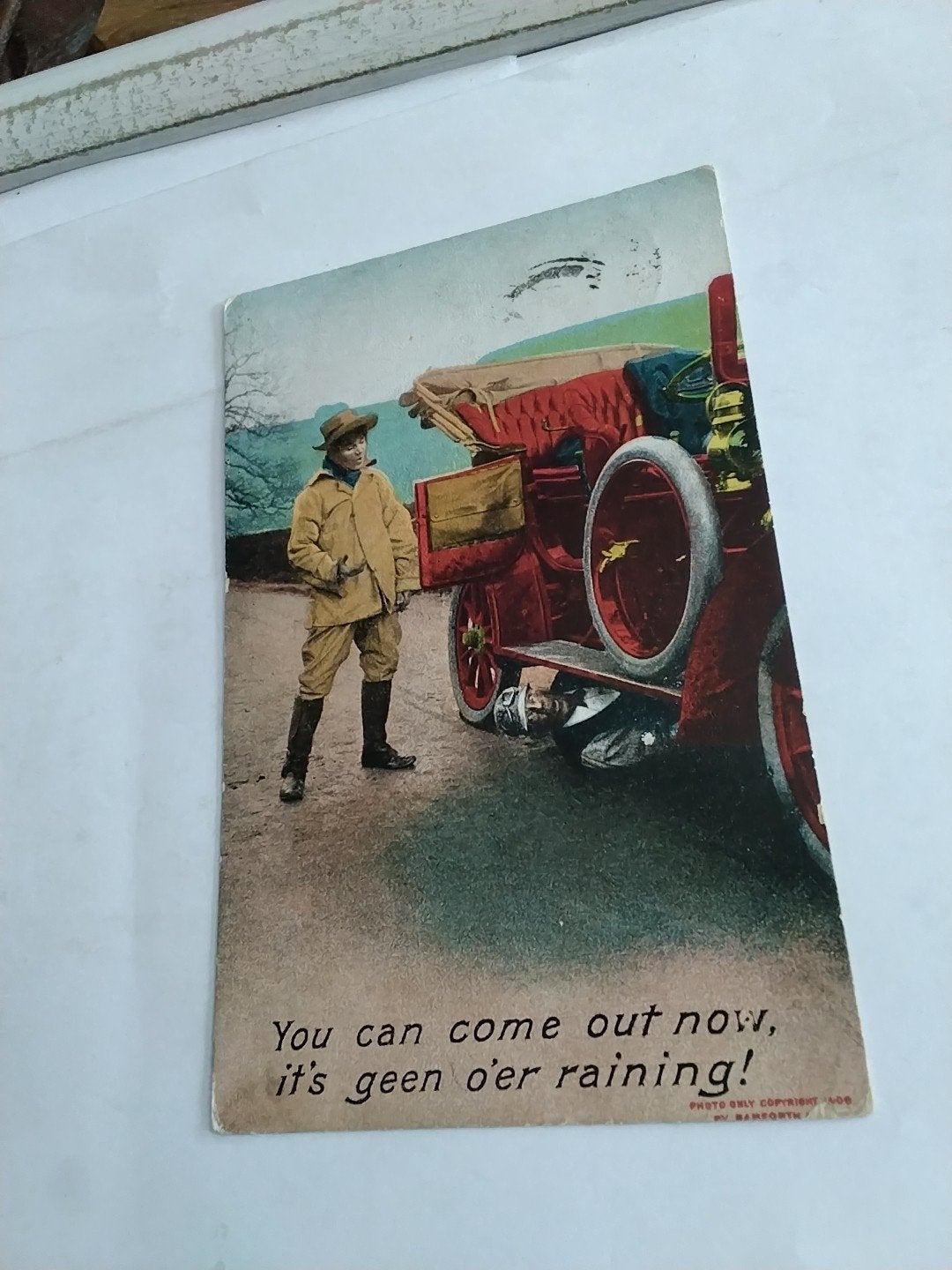 Antieke Ansichtkaart: Grappige Scène met Auto (1908), Ophalen of Verzenden, Voor 1920, Gelopen