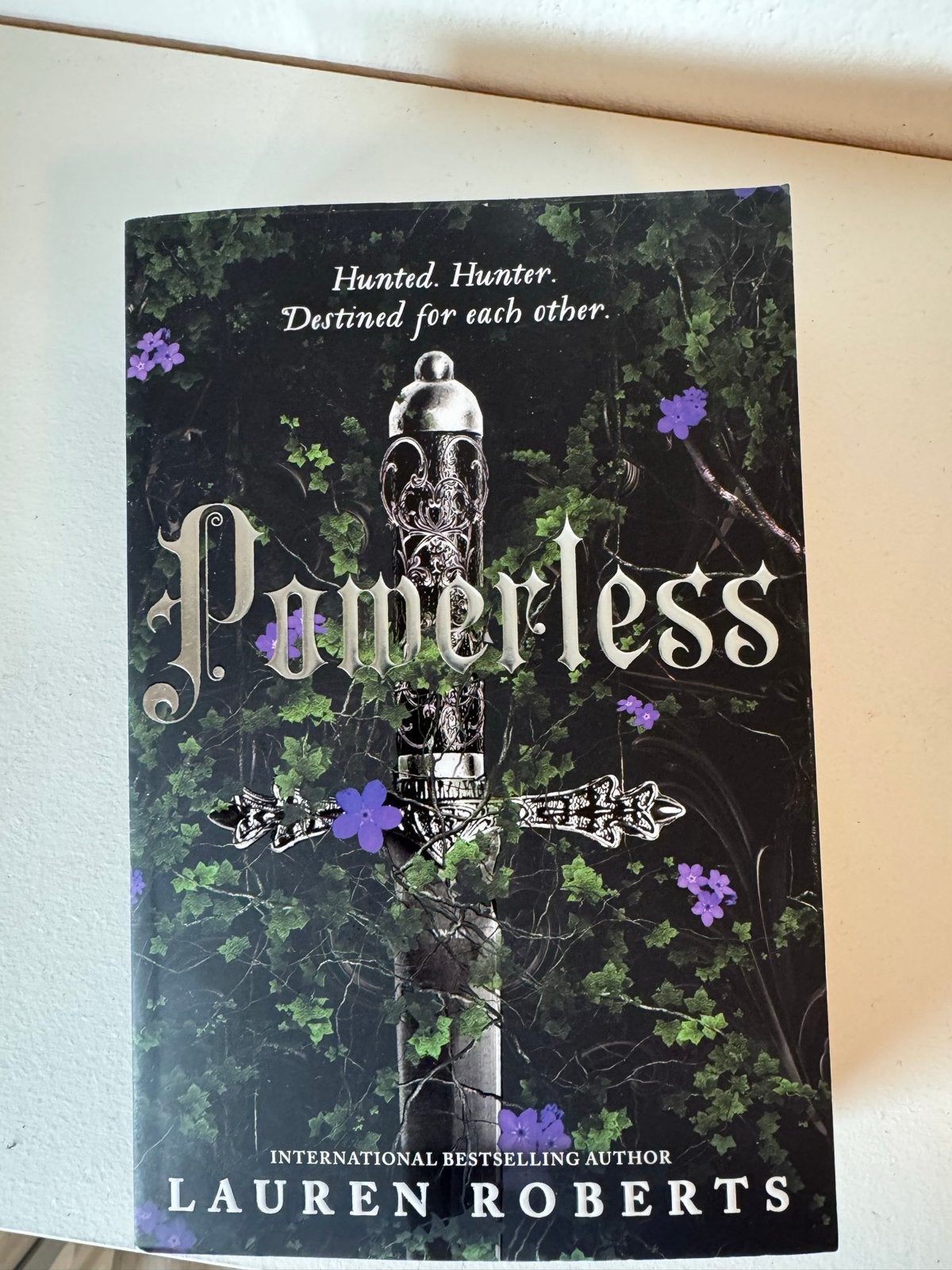 Powerless & The Luminaries - Engelse boeken, Ophalen of Verzenden, Zo goed als nieuw, Wereld overig