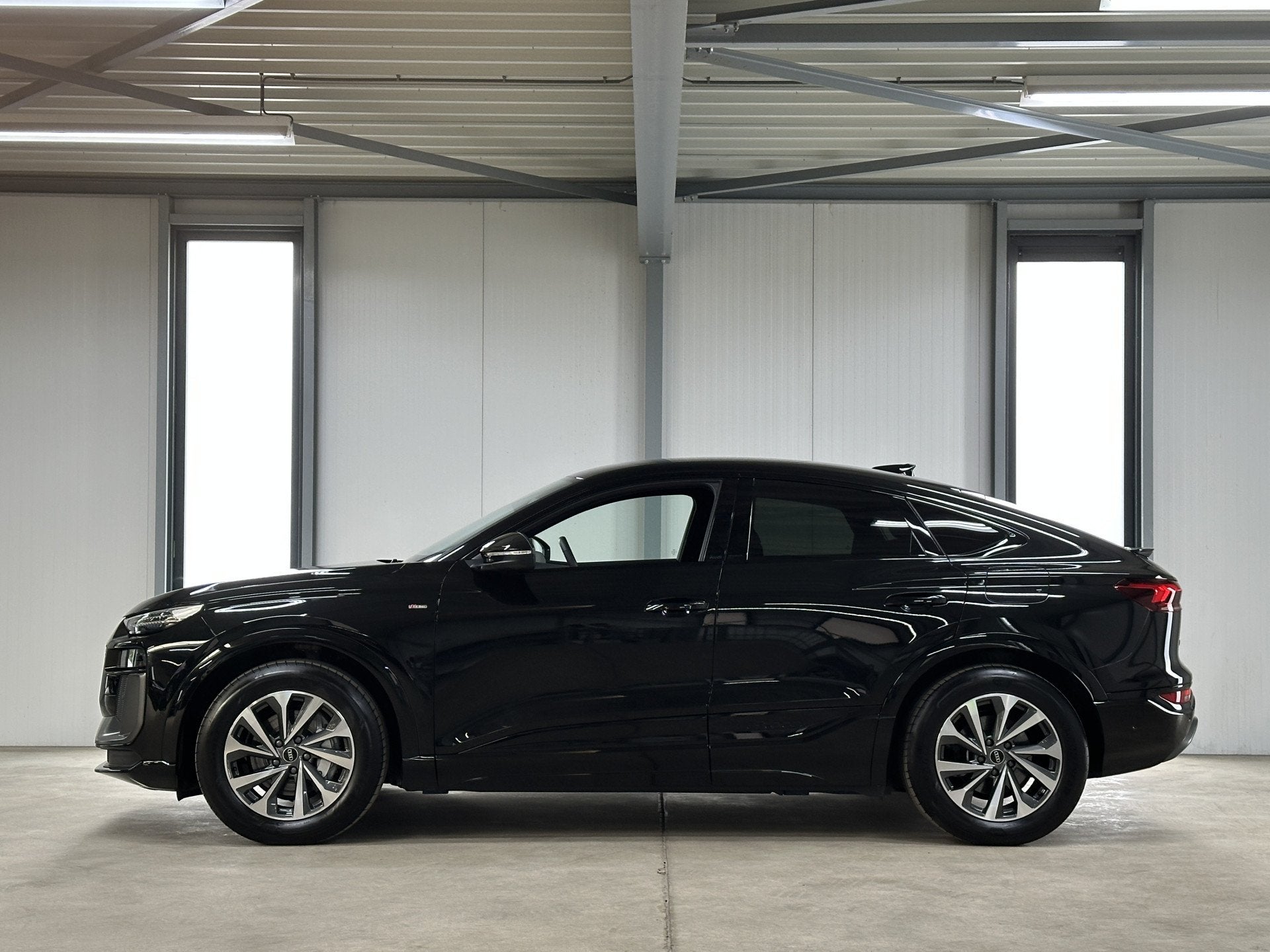 Audi Q6 Sportback e-tron S edition performance 100 kWh 306pk, Automaat, 12 maanden, Gebruikt, Zwart