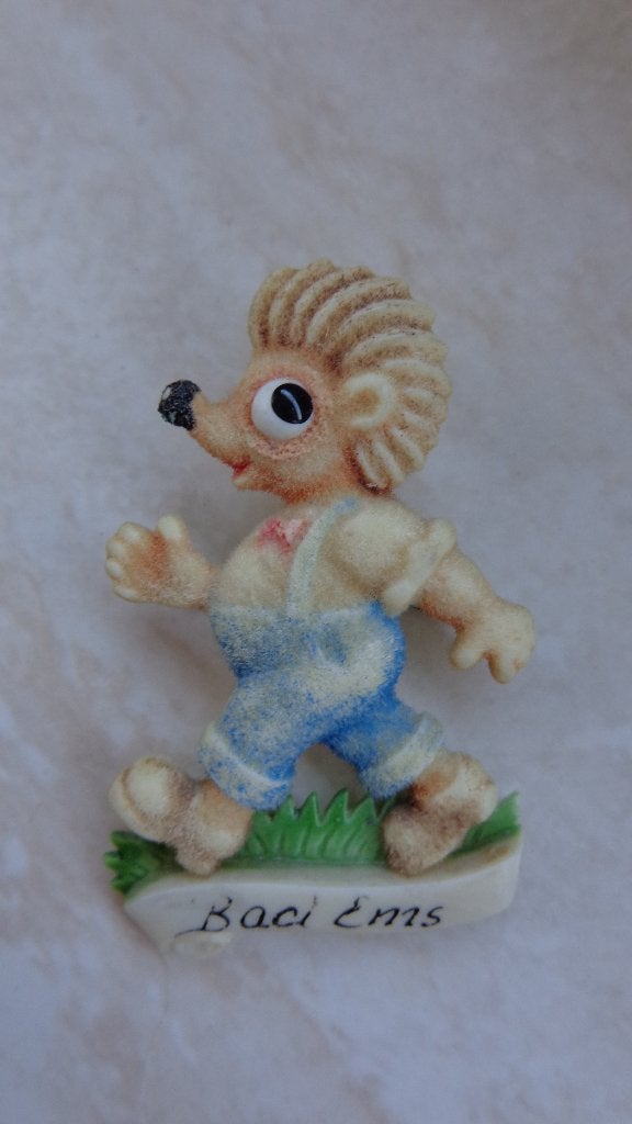 Vintage gekleurde plastic broche Egeltje jaren '70, Verzamelen, Ophalen, Zo goed als nieuw, Dier of Natuur, Speldje of Pin