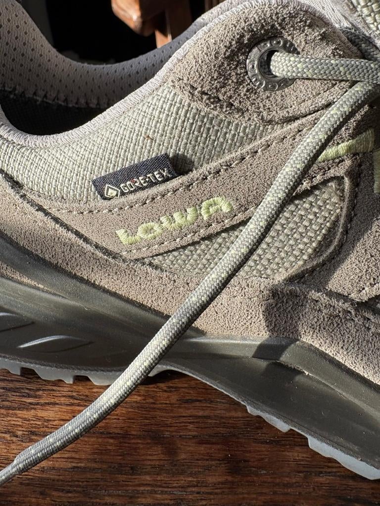 LOWA dames wandelschoenen maat 41, Ophalen, Nieuw, Schoenen