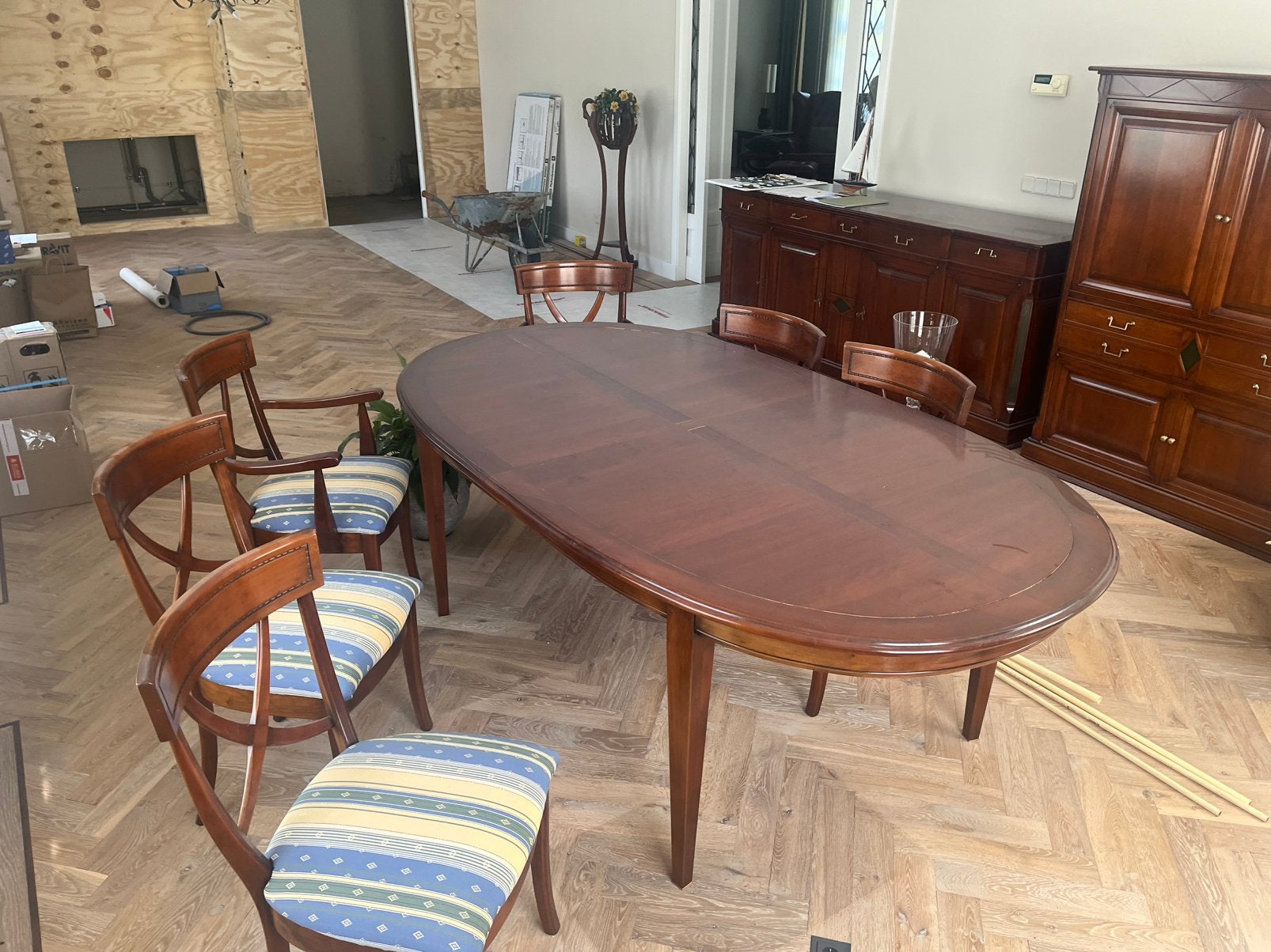 eetkamer tafel kersenhout, Ophalen, Zo goed als nieuw