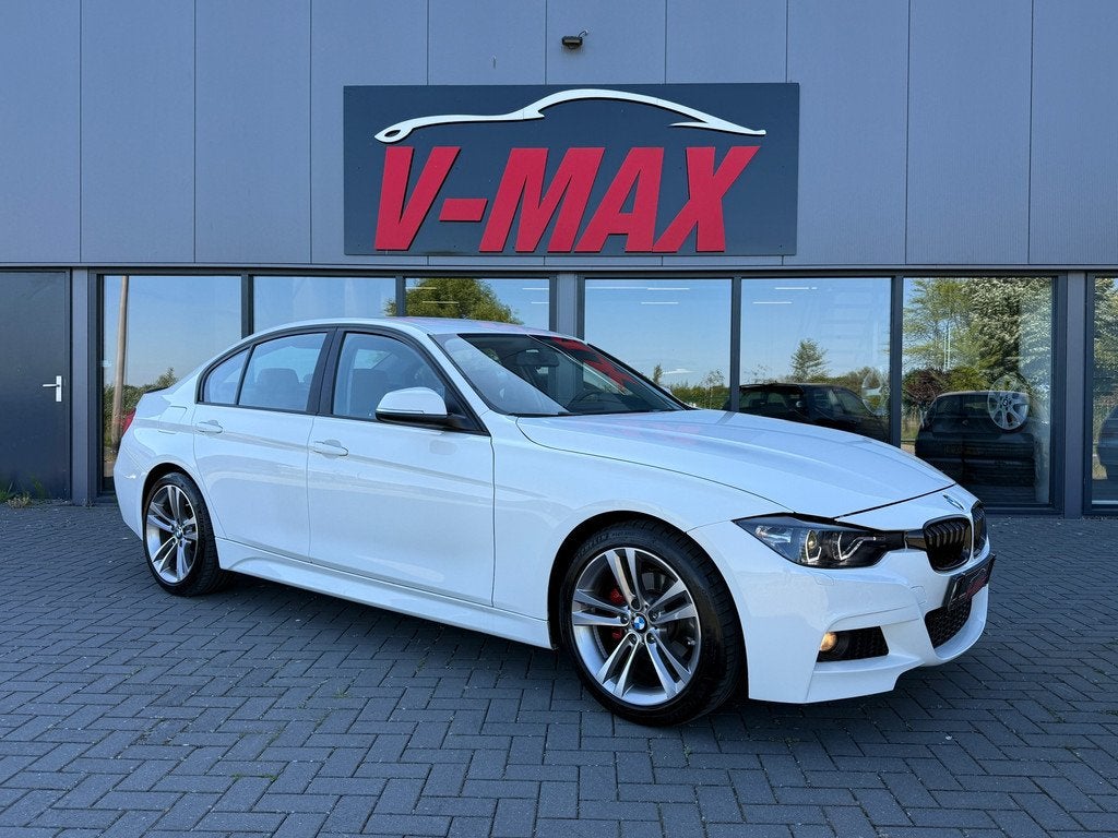 BMW 320i Sedan 184PK AUT M Sport NAP Xenon Leder Navi Cruise, Auto's, Automaat, Euro 5, Achterwielaandrijving, Gebruikt