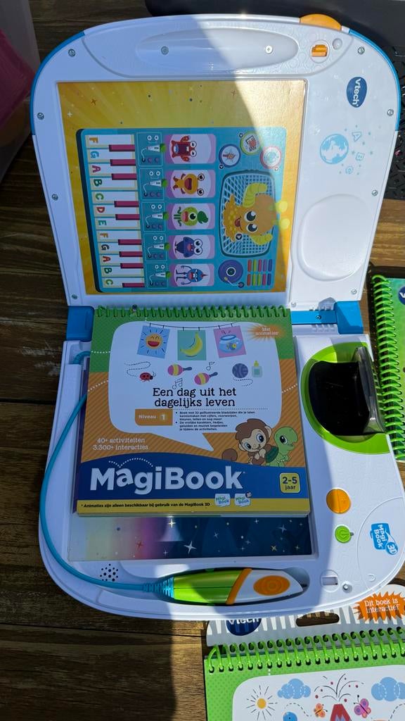 VTech MagiBook met 3 boeken en demoboek - Z.G.A.N., Ophalen of Verzenden, Zo goed als nieuw, Taal en Lezen, Met geluid