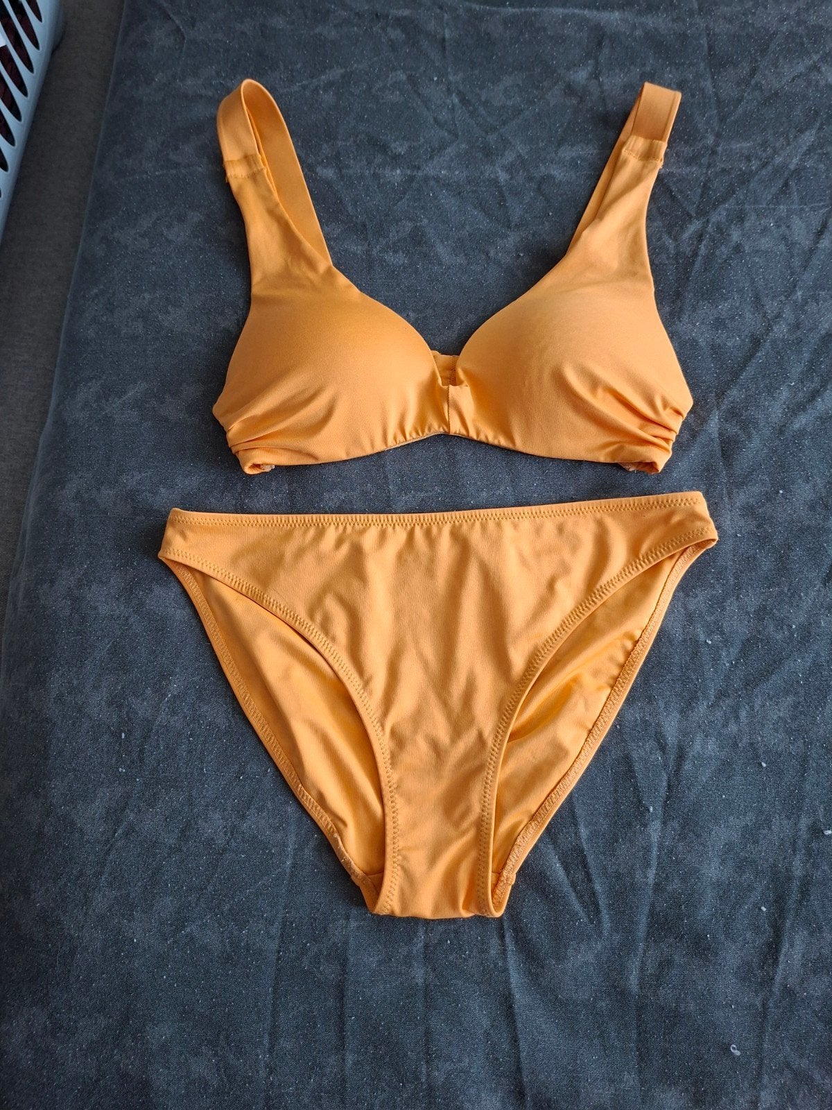 Bikini 36, Kleding | Dames, Badmode en Zwemkleding, Oranje, Ophalen of Verzenden, Zo goed als nieuw, H& M