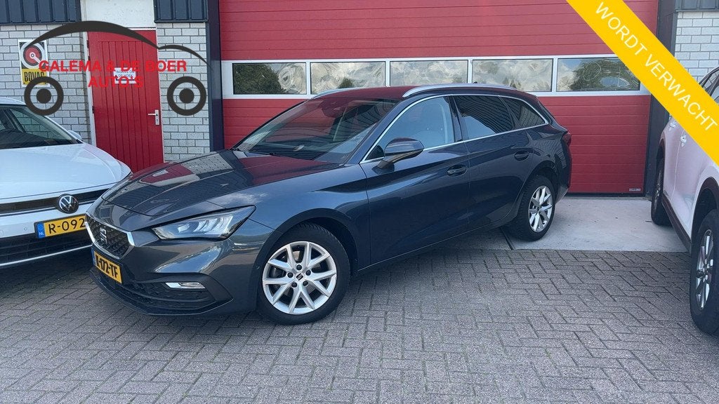 SEAT Leon Sportstourer 1.0 TSI Style Launch Edition TREKHAAK, Auto's, Stof, Gebruikt, Euro 6, Leon