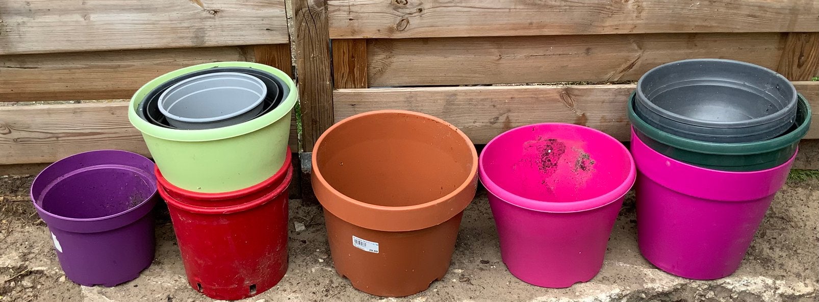 Gratis plastic plantenpotten, Tuin en Terras, Bloempotten, Kunststof, Gebruikt, Rond, Minder dan 40 cm
