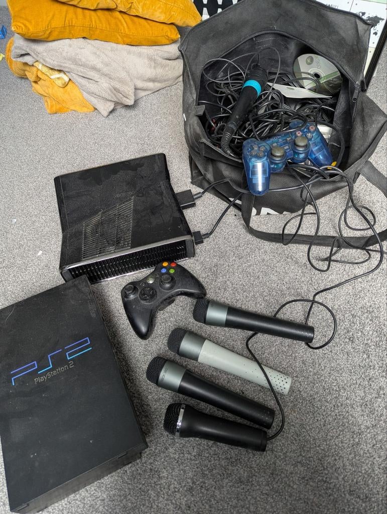 Xbox 360 & PS2 bundel met games en microfoons, Ophalen, Muziek, Gebruikt, Eén computer