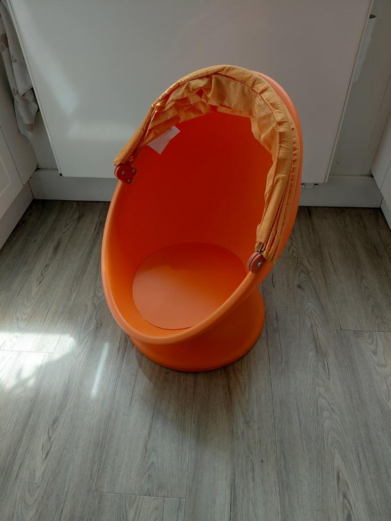 Ei kinder stoel, Ophalen, Zo goed als nieuw, Stoel(en)