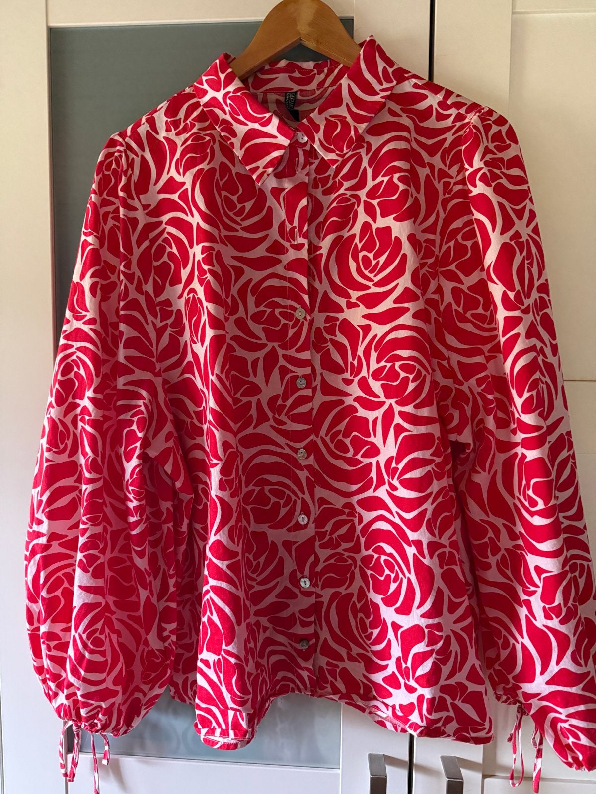 LA DIES Fashion Blouse Rood/Wit Bloemen Maat 46-48 (XL), Ophalen of Verzenden, Zo goed als nieuw, Maat 46/48 (XL) of groter, Rood