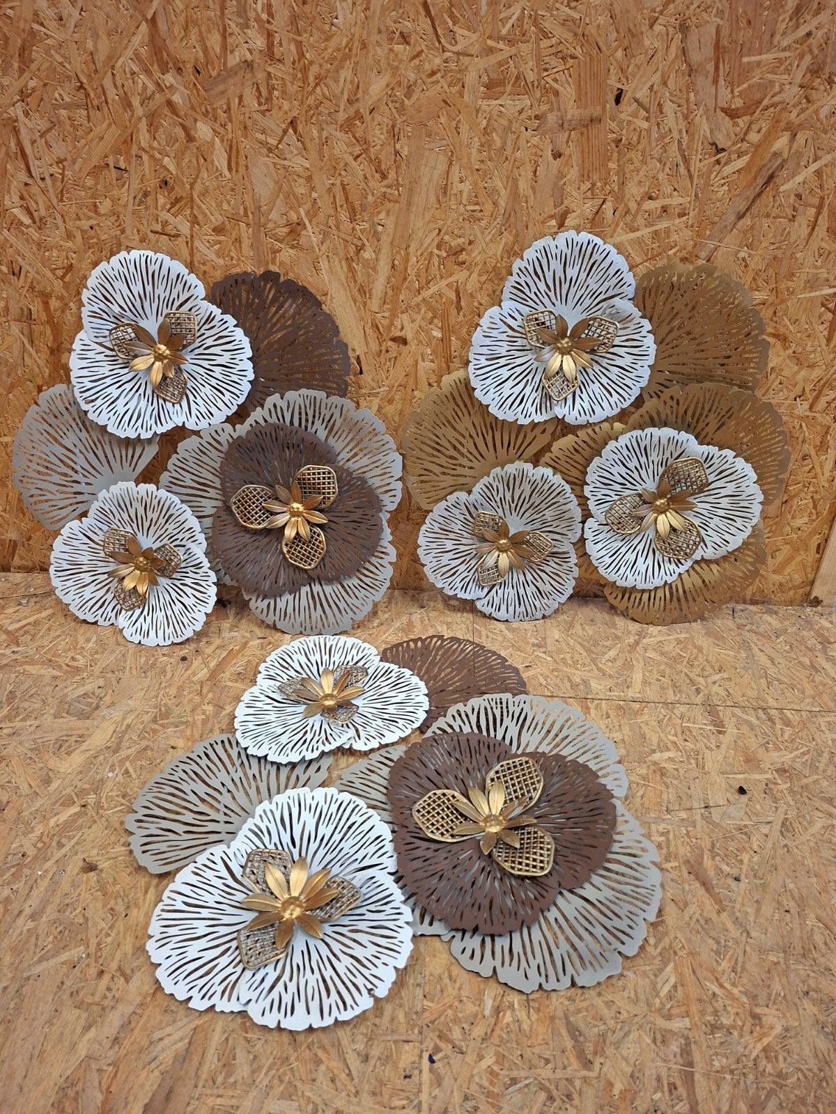 Mooie wanddecoratie metaal grote bloemen, Huis en Inrichting, Woonaccessoires | Wanddecoraties, Ophalen of Verzenden, Zo goed als nieuw