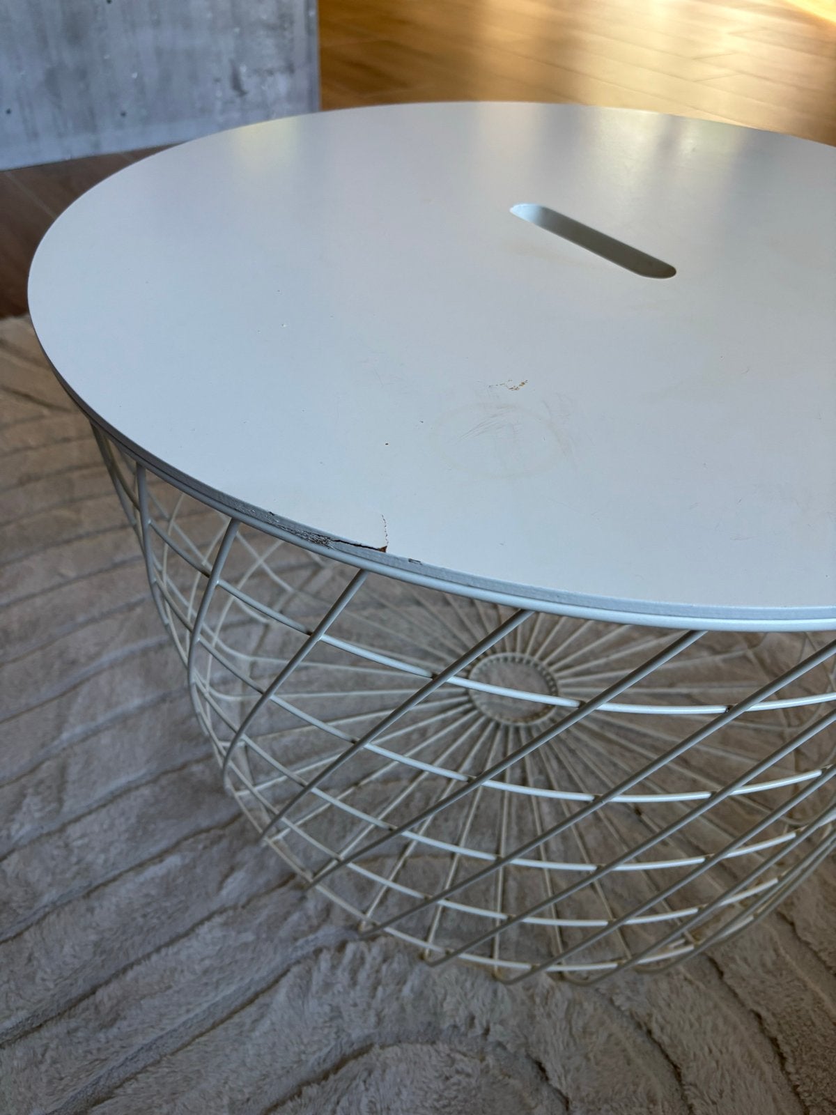 Foto 2 van Salontafel met opbergruimte, kleine beschadiging