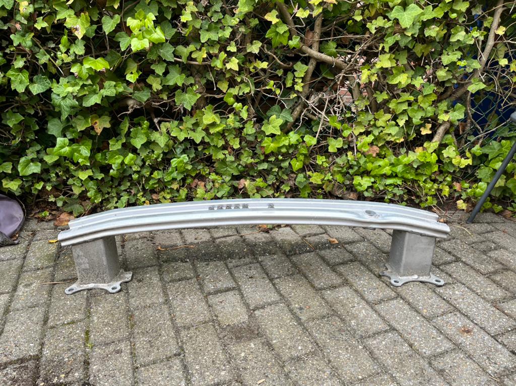 Bumperversterker aluminium Ford Focus ST 2022, Auto-onderdelen, Gebruikt, Voor, Ophalen of Verzenden, Ford