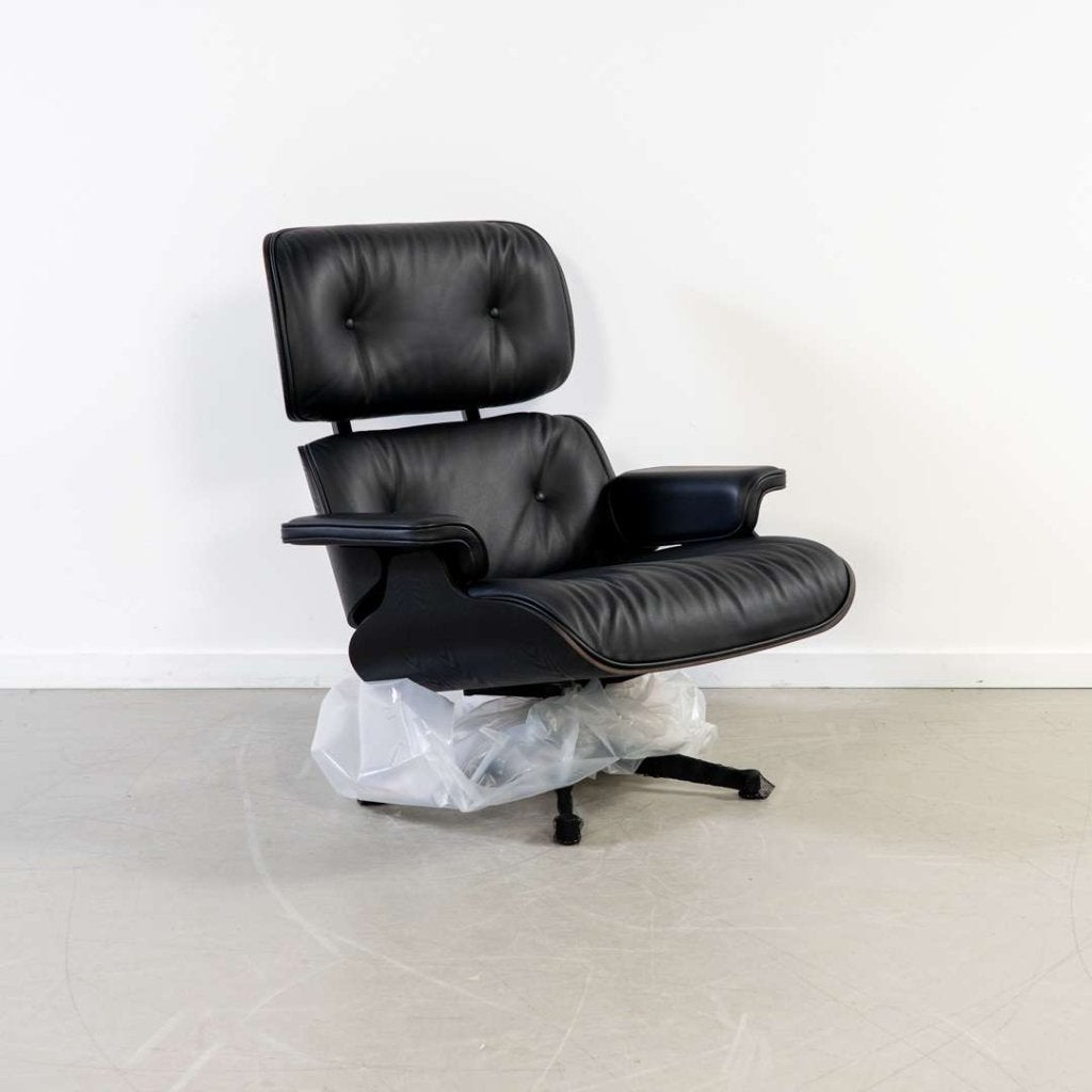 1x Vitra Eames Lounge Chair XL Zwart Essen – Zwart, Niet ingevuld, Niet ingevuld, Nieuw, 75 tot 100 cm