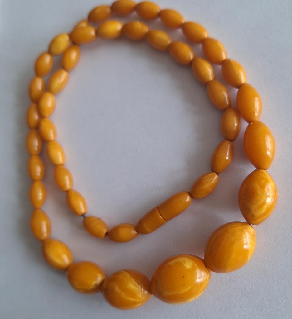 Oude ketting geperst amber "Egg Yolk",   jaren 1950s, Verzenden, Overige materialen, Ketting