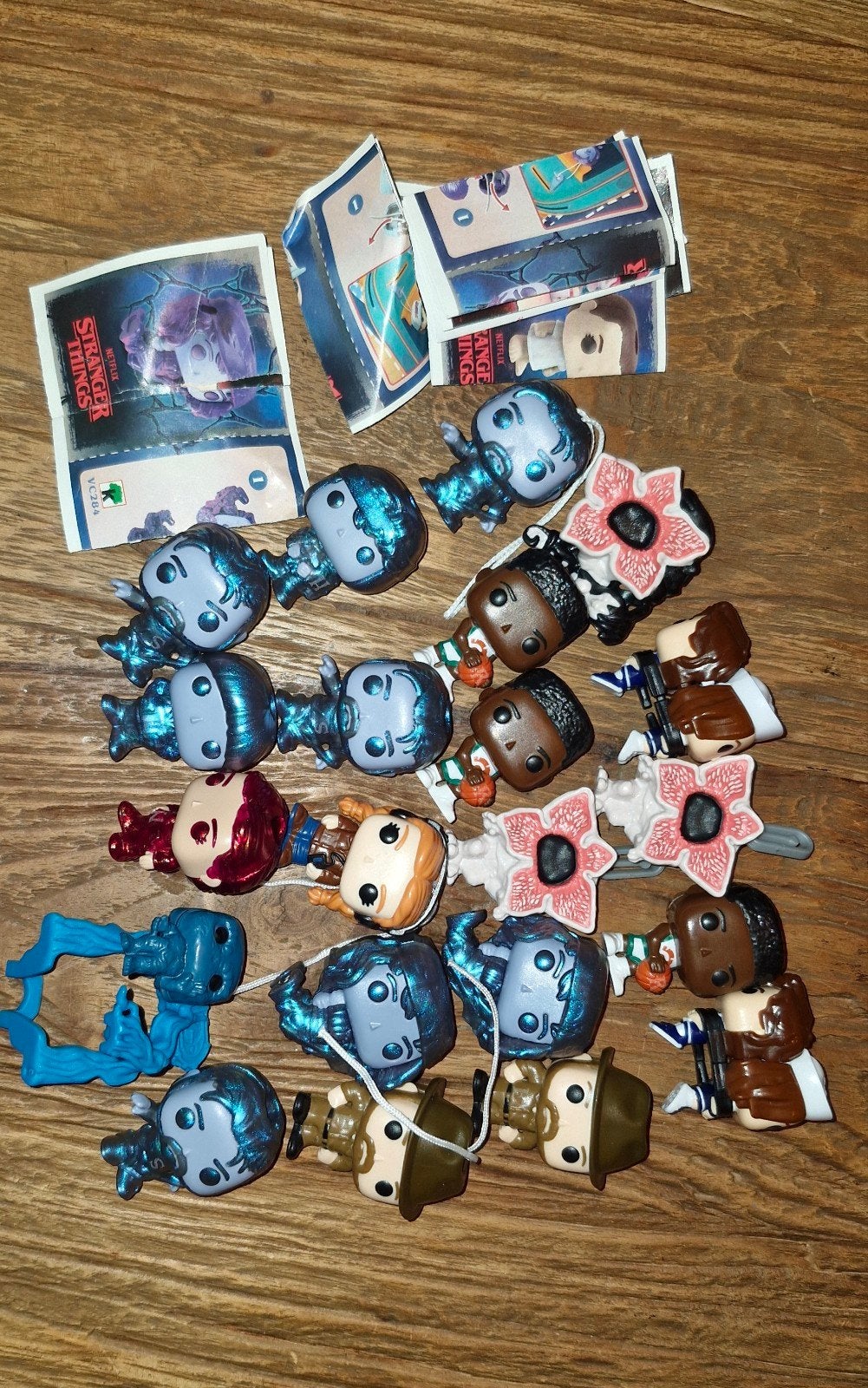 Stranger Things Ferrero Kinder Surprise Poppetjes, Ophalen of Verzenden, Zo goed als nieuw