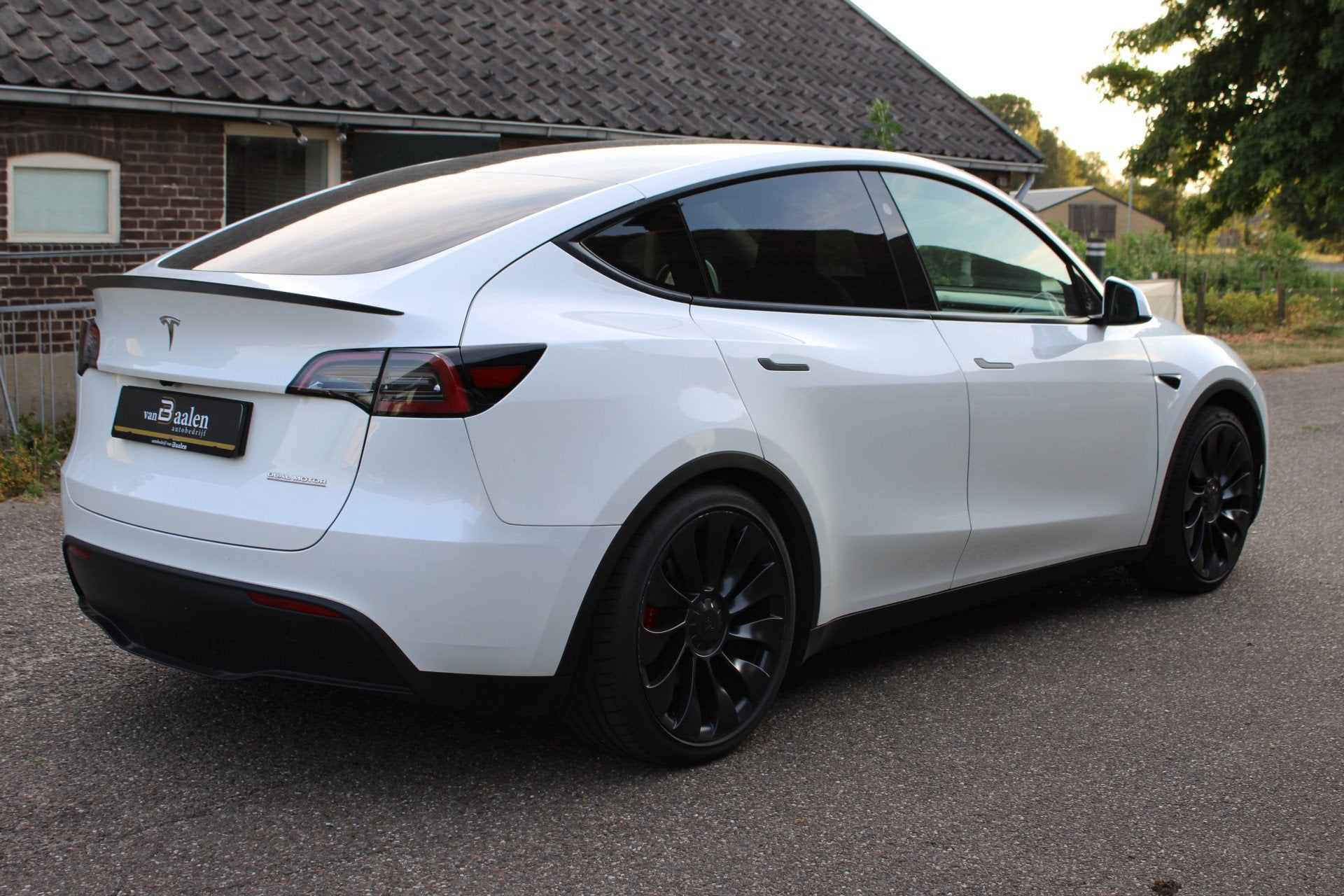 Tesla Model Y Performance AWD 75 kWh SOh 92.5% PANO LEER NAV, Auto's, Automaat, Dealer onderhouden, Gebruikt, Zwart