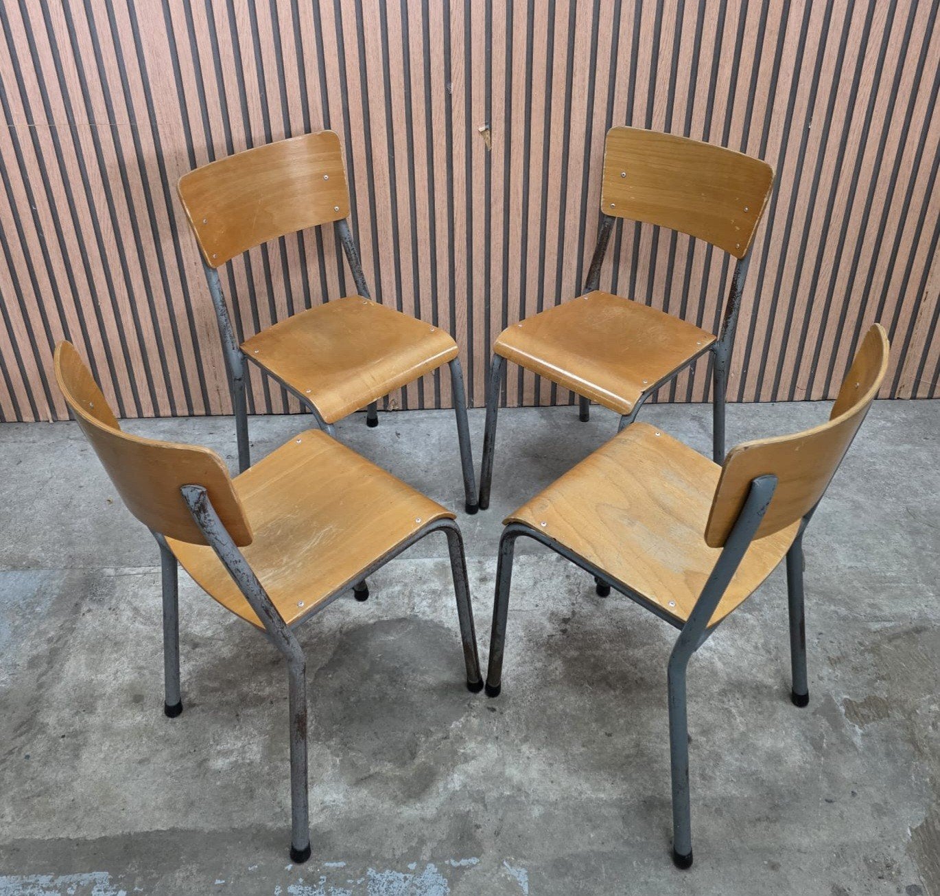 9 x Tubax vintage schoolstoelen cafe stoelen hout metaal, Bruin, Ophalen of Verzenden, Zo goed als nieuw, Vijf, Zes of meer stoelen